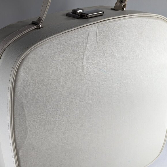 Vintage ladies luggage white board suitcase, vanity case, accessory hatbox - Picture 2 of 14